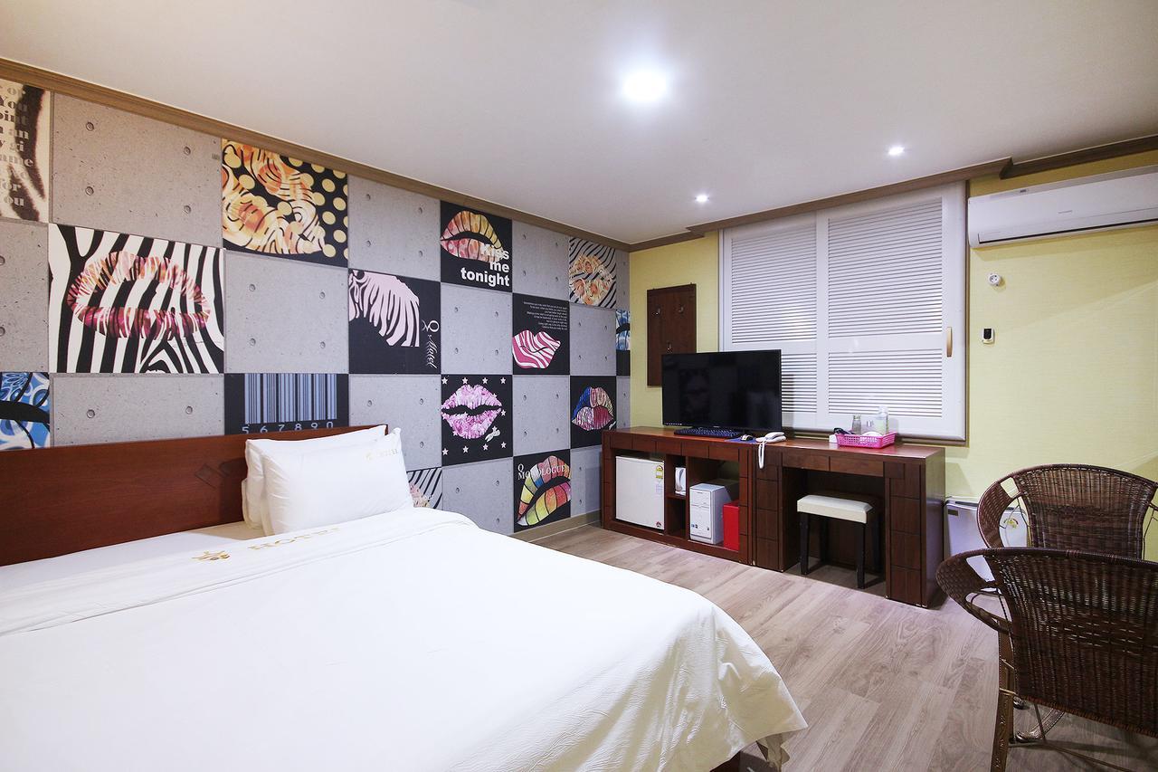 Happy Q Motel Andong Exterior photo